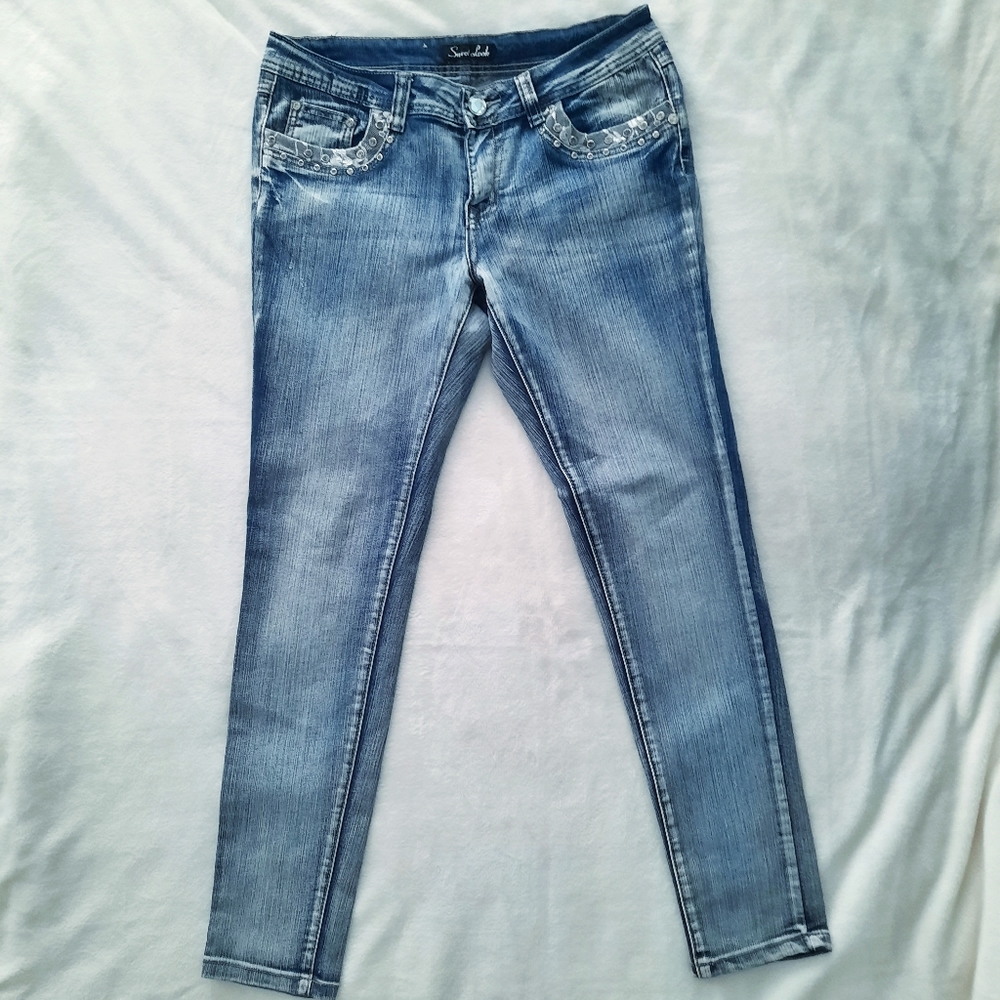 Sweet Look Women's Rhinestone  Faded Jean